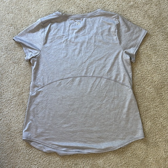 Women’s Activewear Dri Fit Shirt Size Medium - Picture 6 of 6